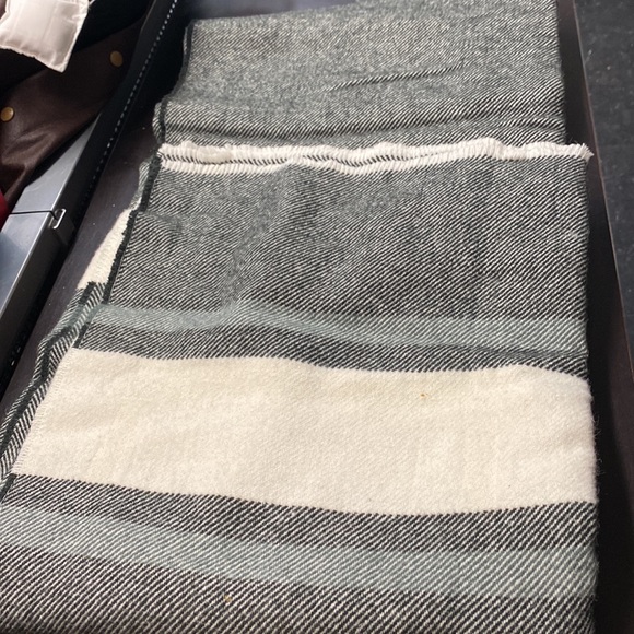 Origaudio Quality Goods Blanket - Picture 6 of 9